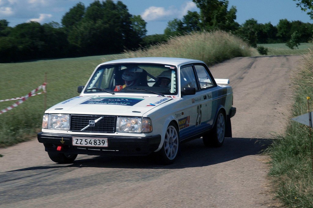 Kurt Mejer og Steen Bøgelund på vej mod klassesejren i Rally Sønderjylland
(Foto: Allan Post Christiansen)